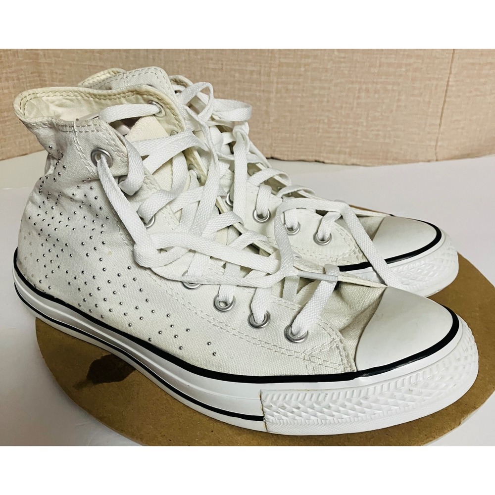 Converse High Top Sneakers Womens 9.5 White Studded Chuck Taylor 522301F